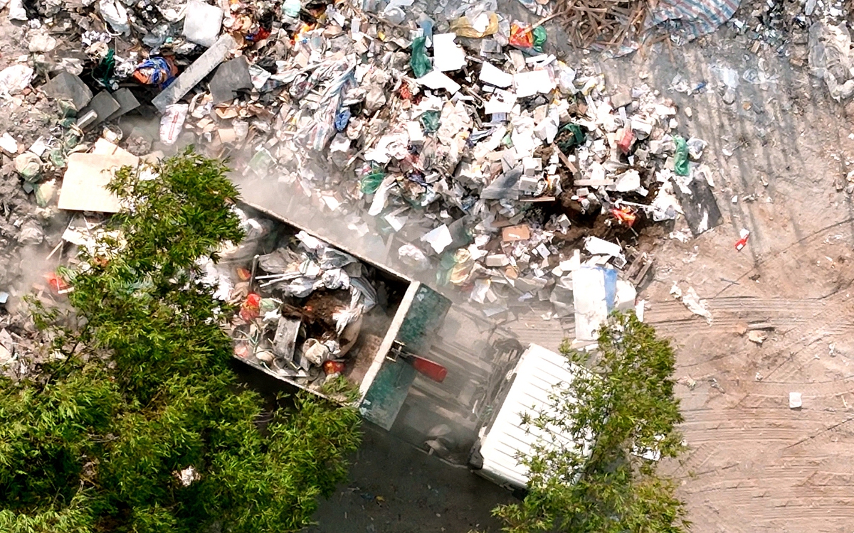 Hanoi Party Committee's instructions after Tuoi Tre's investigation into arbitrary dumping of construction waste