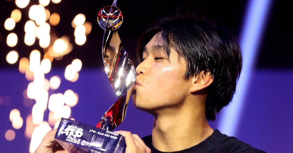 Lên ngôi vô địch, tay vợt gốc Việt sánh ngang Alcaraz và Sinner