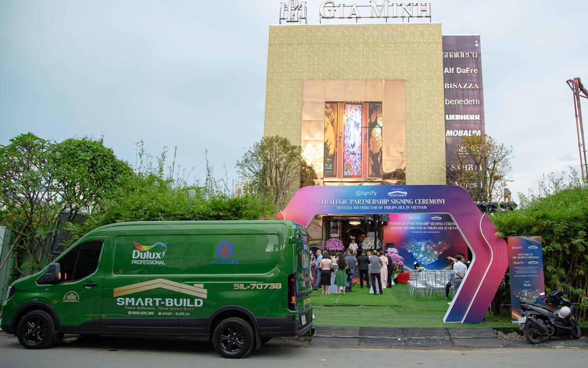 Philips Hue Mobile ra mắt showroom ánh sáng di động