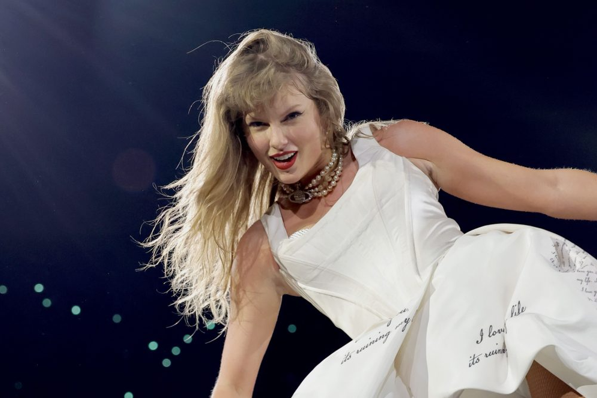 'Món quà' Noel trị giá 1 triệu USD của Taylor Swift