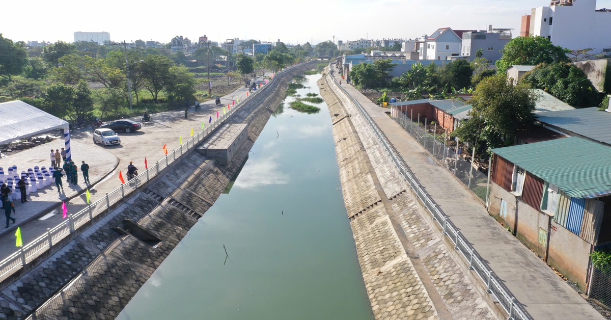 Ủy quyền quyết định đầu tư công nhóm B và C từ Chủ tịch UBND TP.HCM cho cấp sở và cấp xã