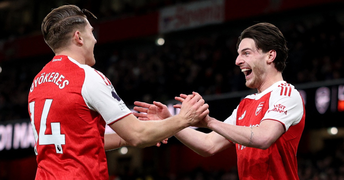 Ba 'đại gia' cùng thắng 2-1, ngôi đầu Premier League không đổi