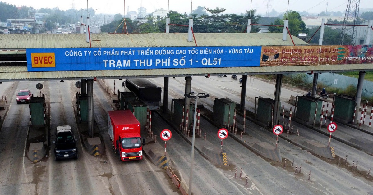 Chủ đầu tư nói không thể tháo dỡ 3 trạm thu phí quốc lộ 51 vì ‘dính nợ’: Cưỡng chế được không?