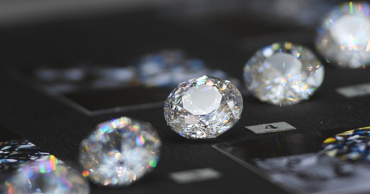 Ngành kim cương nhân tạo Ấn Độ tăng trưởng mạnh nhờ nhu cầu đá quý giá rẻ