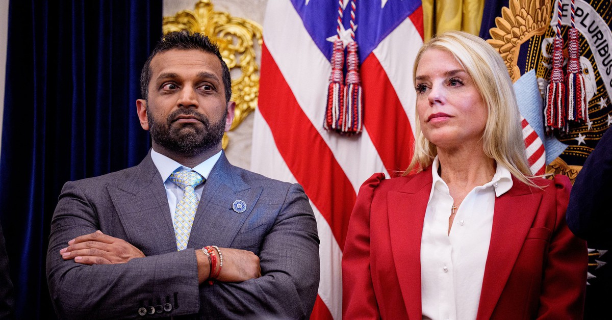 FBI chi gần 1 triệu USD tiền tăng ca để chỉnh sửa hồ sơ Epstein trước khi công khai?