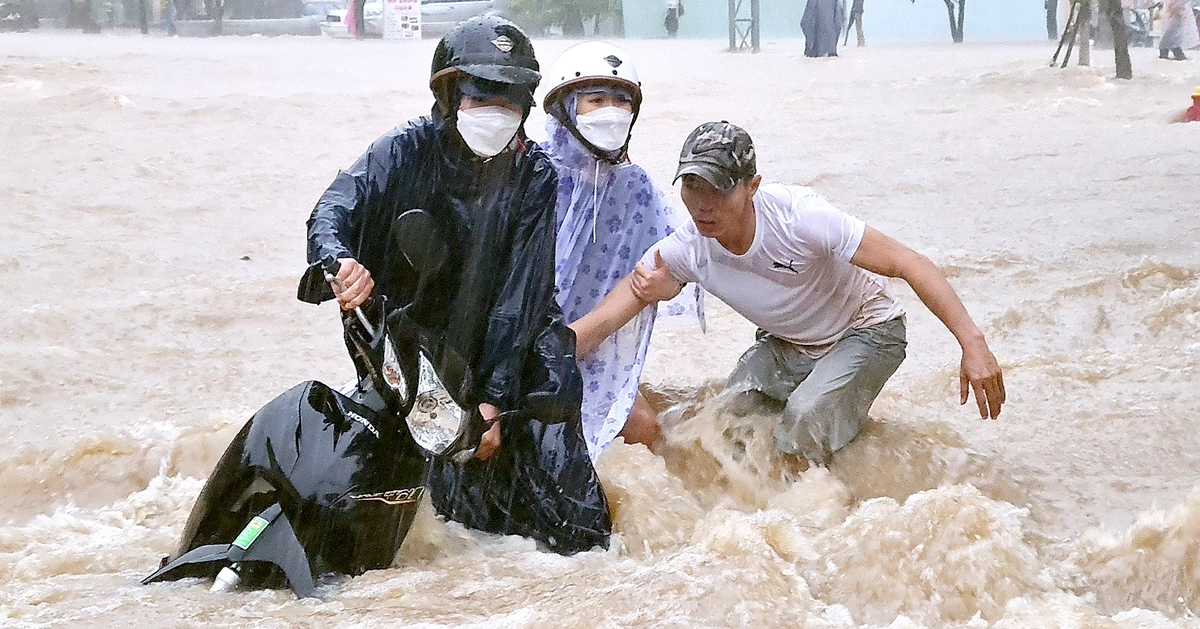Áp thấp nhiệt đới suy yếu thành vùng áp thấp, Quảng Trị đến Khánh Hòa có nơi mưa to