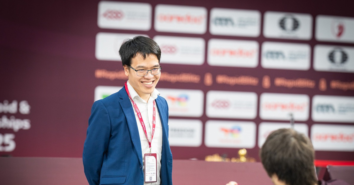 Giải cờ chớp thế giới 2025: Lê Quang Liêm đánh bại Vua cờ Gukesh D; Khương Duy gây chấn động