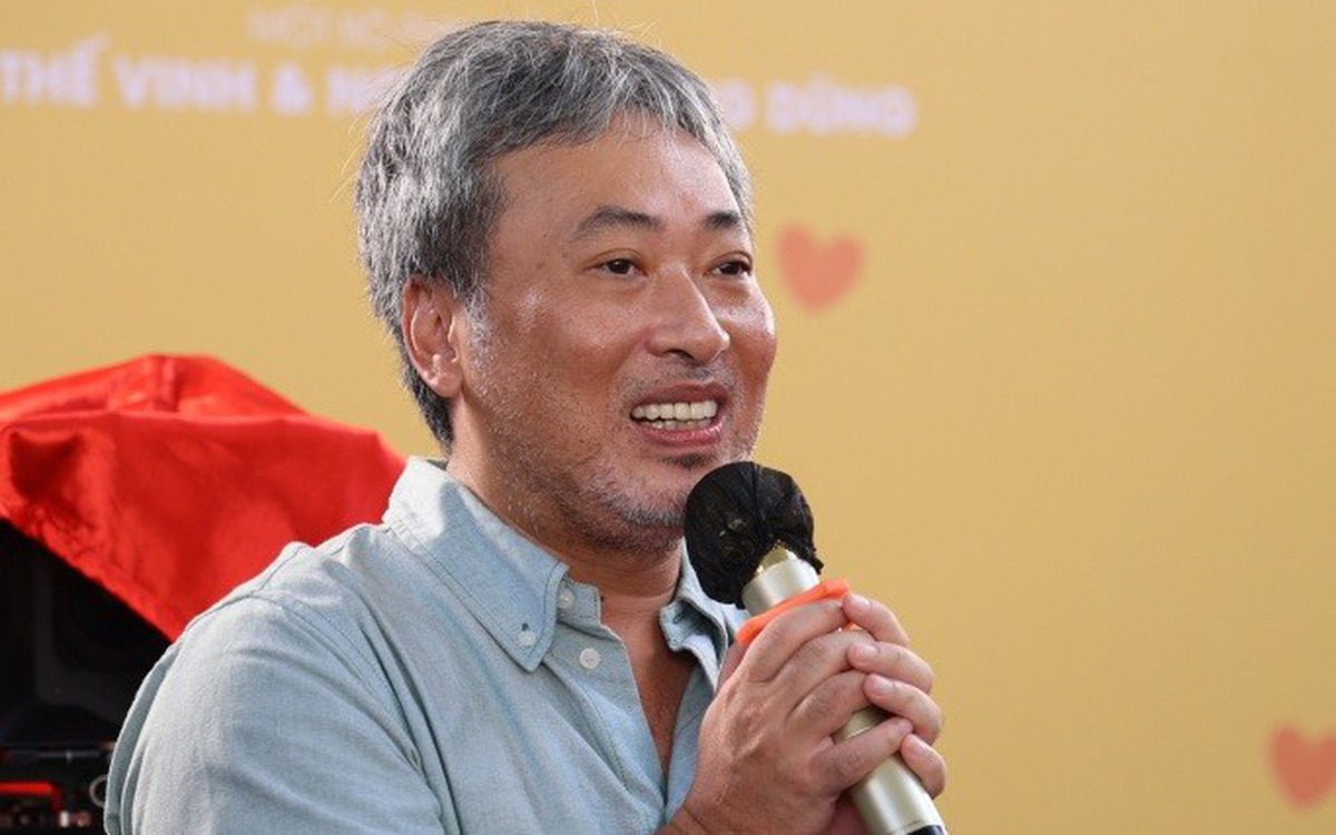 Đạo diễn Nguyễn Quang Dũng nói đã nhận được 100 đơn đăng ký làm trợ lý không lương