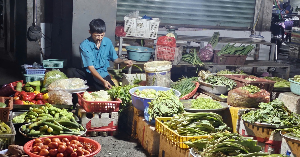 Giá rau hạ nhiệt liên tục, có loại còn 5.000 đồng/kg