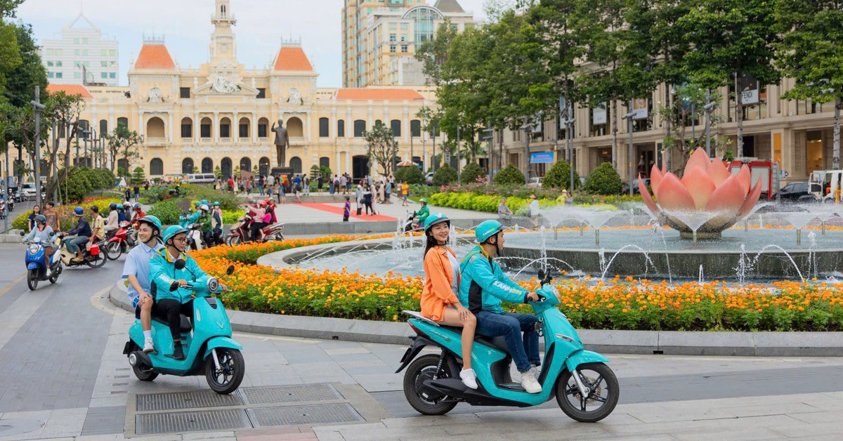 VinFast, CEP hỗ trợ tài xế xe ôm TP.HCM mua xe máy điện, trả góp 0% lãi suất