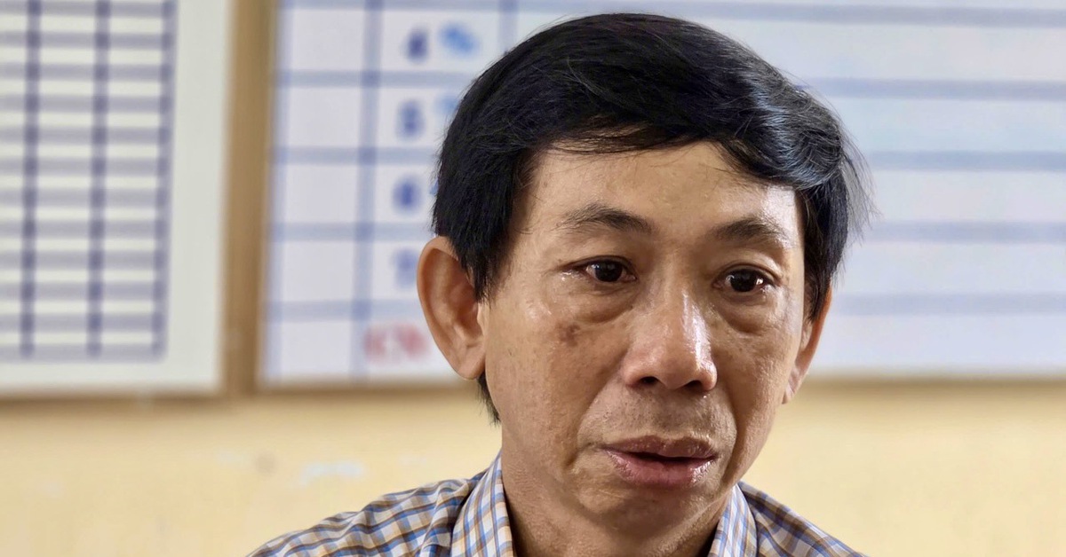 Thầy hiệu trưởng ở Phú Yên cũ bật khóc vì ám ảnh trận lũ dữ