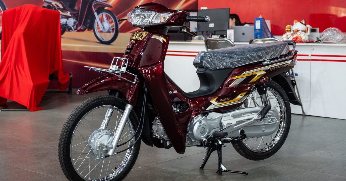 Honda Dream NCX 2026 đầu tiên về Việt Nam, giá hơn 100 triệu đồng