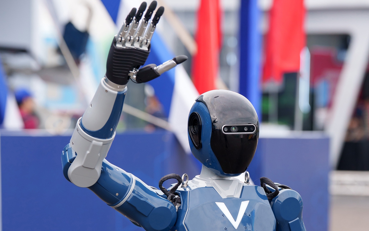 Việt Nam đang phát triển robot hình người linh hoạt hơn cả người