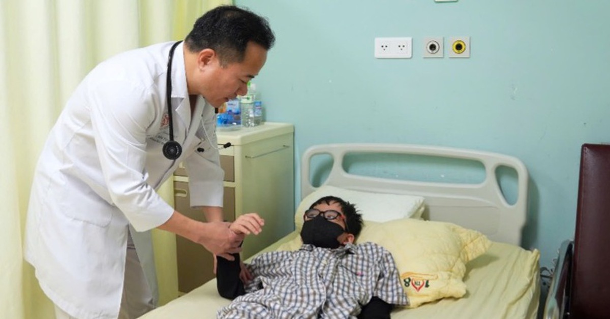 Mới 8 tuổi, 14 tuổi bị đột quỵ: Bác sĩ cảnh báo phụ huynh đừng nhầm lẫn với cảm cúm