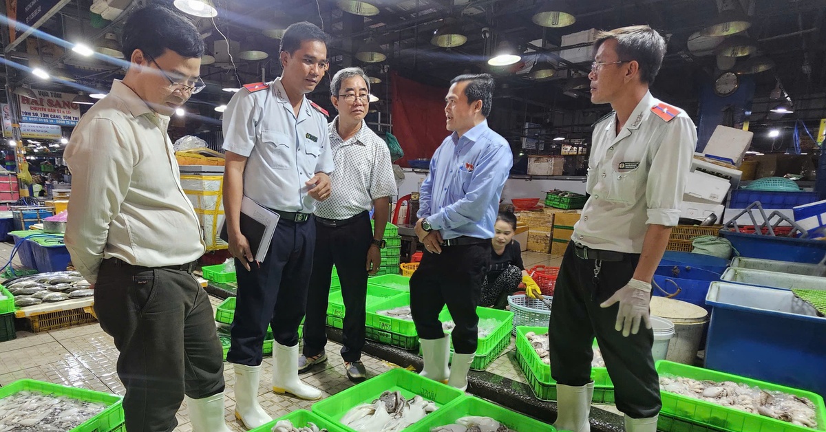 98% mẫu thực phẩm từ 6 tỉnh đưa vào TP.HCM đạt chuẩn an toàn?