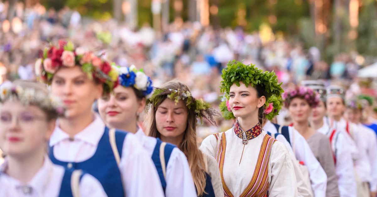 Phụ nữ ở Latvia phải ‘thuê chồng’ theo giờ vì thiếu hụt đàn ông