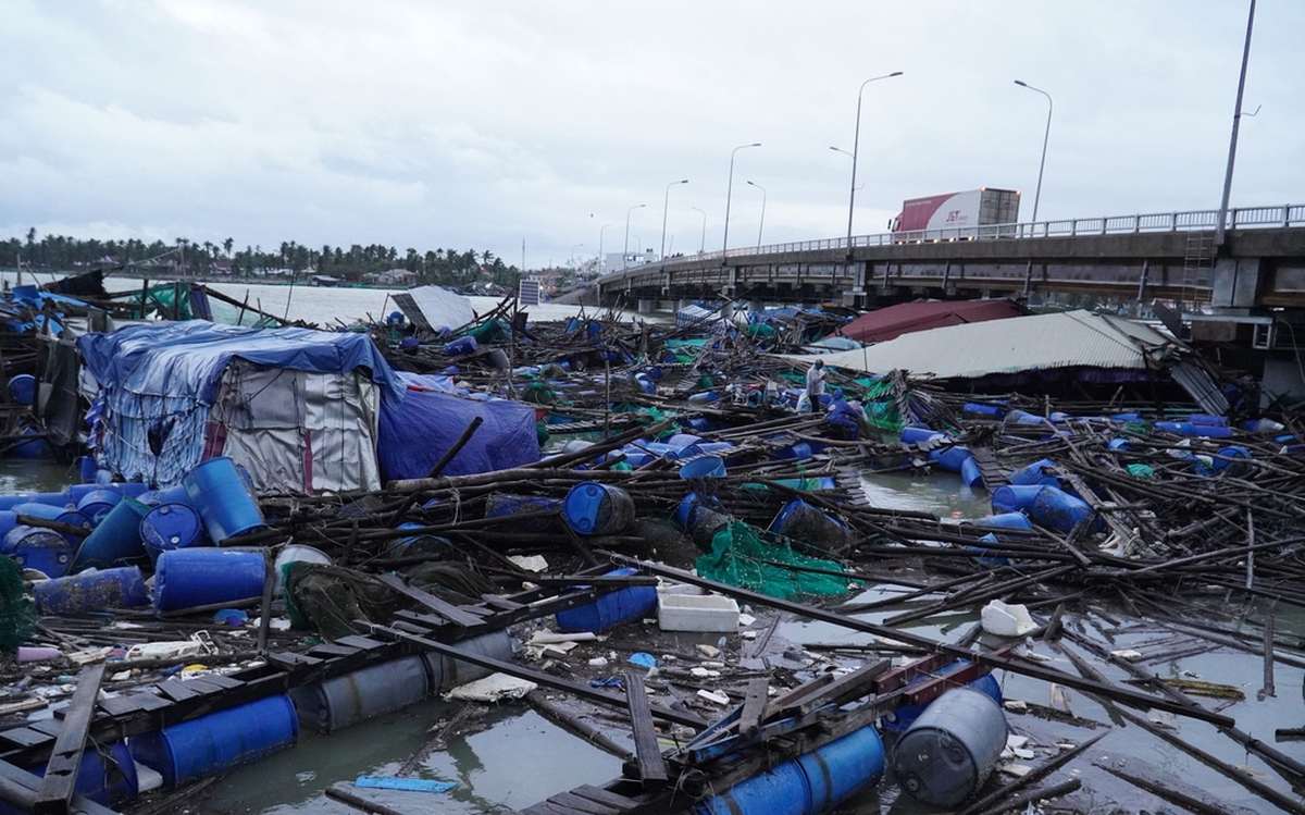 Sinh kế nào cùng người dân vượt lũ?