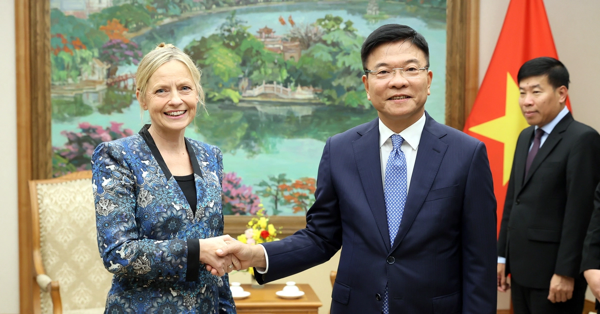 Tin tức sáng 6-12: Ông Lữ Quang Ngời là tân Chủ tịch tỉnh Cà Mau; Amazon tăng bán hàng Việt Nam