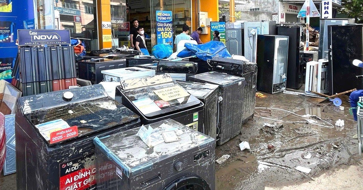 Hồ Lòng Sông xả lũ chưa từng có: Nhiều tài sản của người dân Liên Hương theo nước lũ ra đi