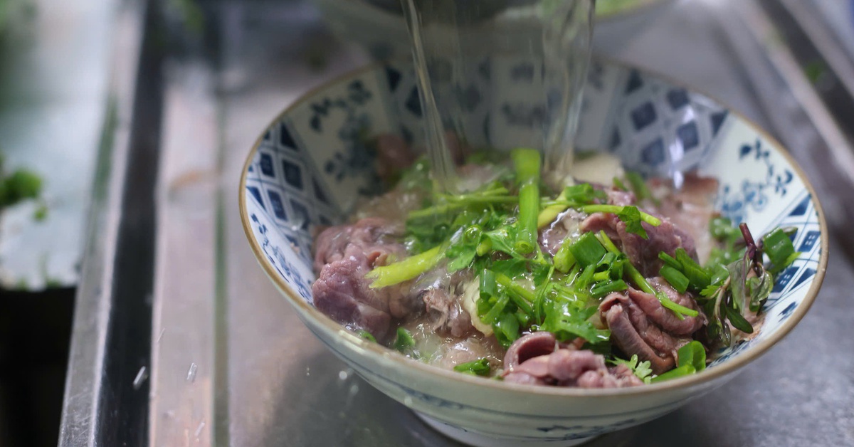 Những ngày cuối cùng của Phở Thìn Bờ Hồ trước khi phải di dời