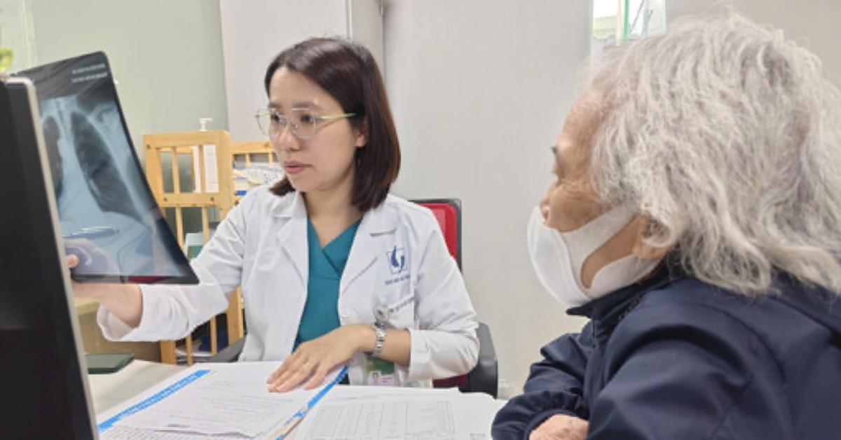 Nữ phó giáo sư trẻ ngành y: Thường xưng 'cháu - con' với bệnh nhân