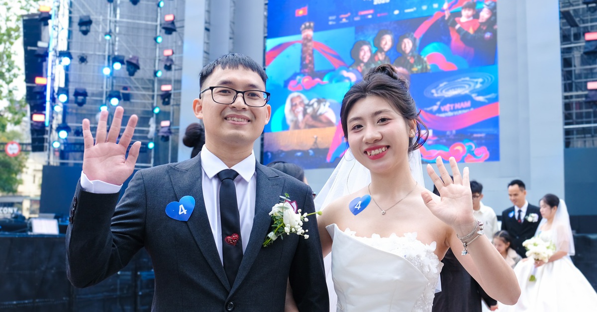 Bí quyết hạnh phúc: 'Yêu là cùng nhau nhìn về một hướng, không để giận nhau quá 3 ngày'