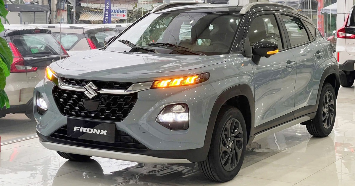 Tin tức gi&aacute; xe: Suzuki Fronx giảm h&agrave;ng chục triệu đồng, gi&aacute; thực tế cạnh  tranh hơn Toyota Raize - Tuổi Trẻ Online