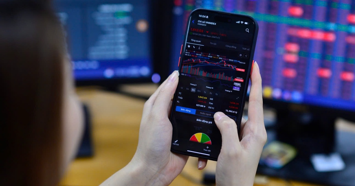 Dòng tiền 'co' lại, lượng tài khoản chứng khoán mới mở xuống mức thấp nhất 4 tháng