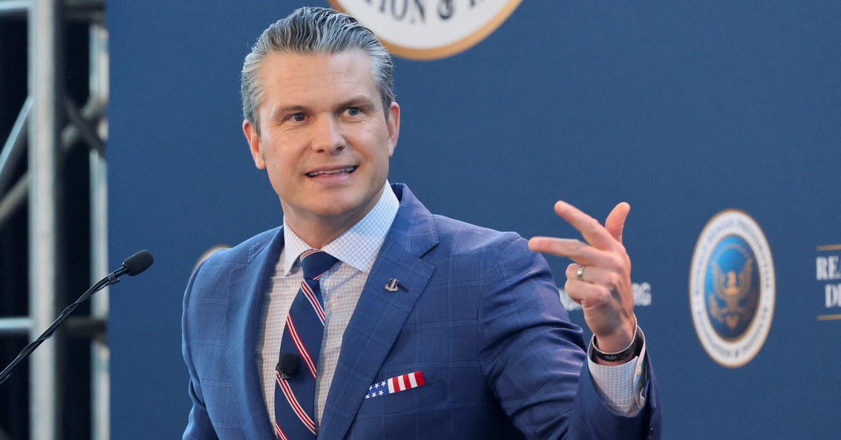 Bộ trưởng Chiến tranh khẳng định ông Trump có quyền tấn công tàu ma túy