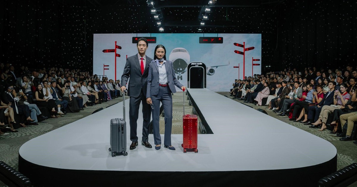 An Phước lần đầu đưa bộ sưu tập Conscious Traveler lên sàn diễn thời trang