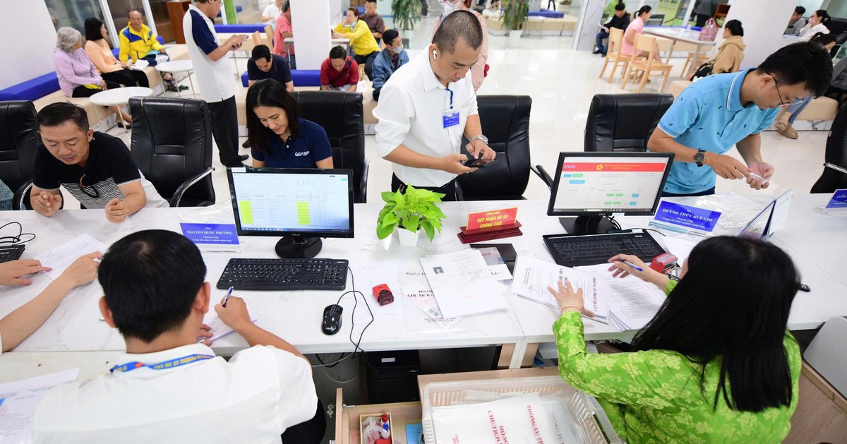 Hỗ trợ không quá 24 tháng lương cho người làm việc tại các hội phải nghỉ việc ngay do sắp xếp