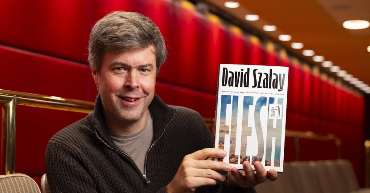 Những cuốn sách nào hay nhất năm 2025 theo The Guardian?