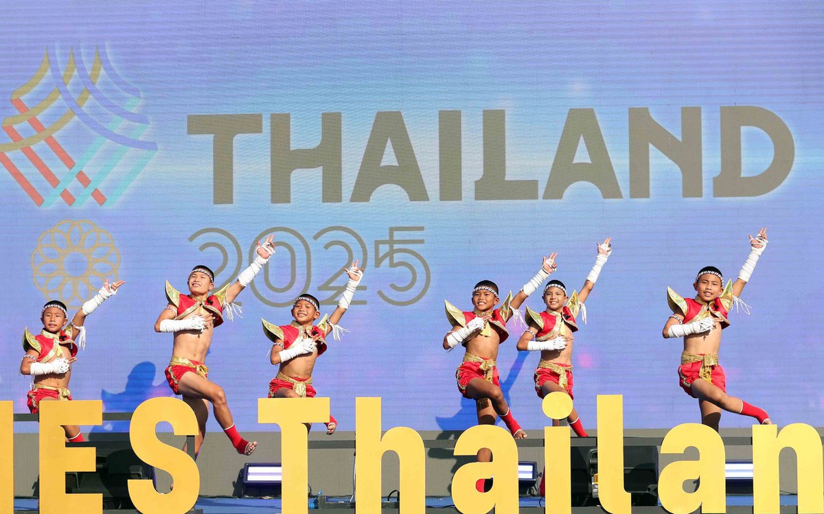 Những khoảnh khắc ấn tượng tại lễ thượng cờ SEA Games 33