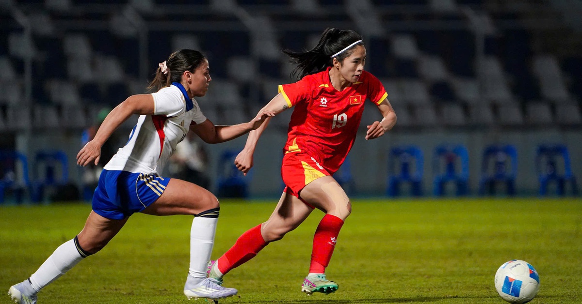 Video: Tuyển nữ Việt Nam bị từ chối phạt đền dù bóng chạm tay Philippines