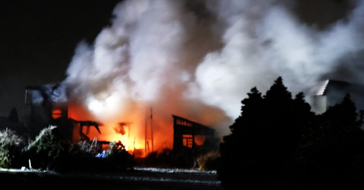 30 người bị thương, đường sá hư hại, hàng ngàn người mất điện trong động đất mạnh ở Nhật Bản