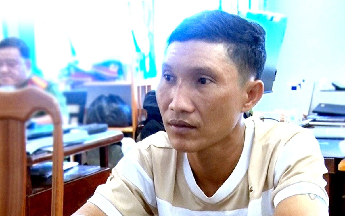 Bắt nghi phạm 38 tuổi vờ mua gà rán rồi giật dây chuyền vàng của cụ bà 70 tuổi