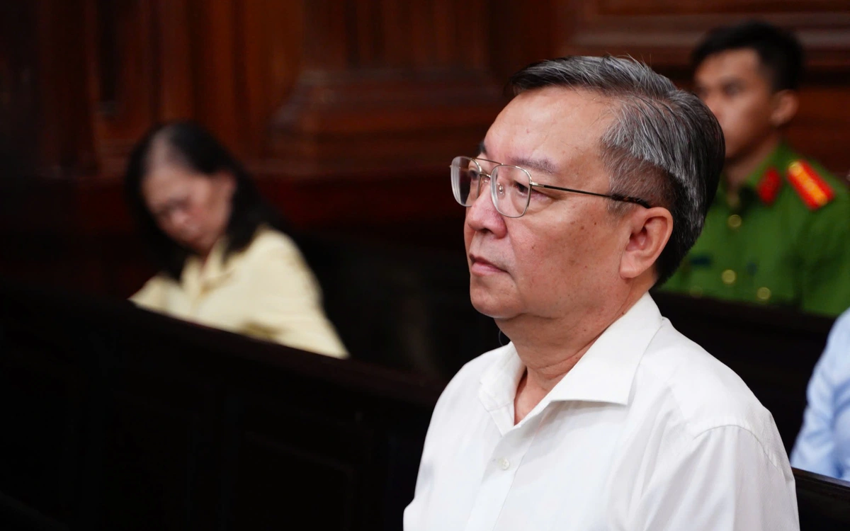 Cựu Giám đốc Sở Giáo dục và Đào tạo TP.HCM Lê Hồng Sơn, cựu Chánh văn phòng Lê Phương Nga hầu tòa