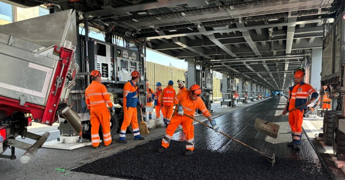 Sửa đường cao tốc không lo tắc: Làm cầu vượt di động chạy xuyên khu vực thi công