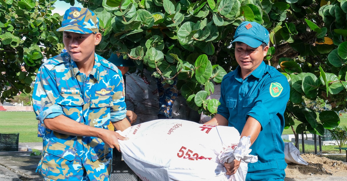 Dân quân tự vệ, thôn đội trưởng hưởng chế độ, chính sách mới thế nào? - Tuổi Trẻ Online