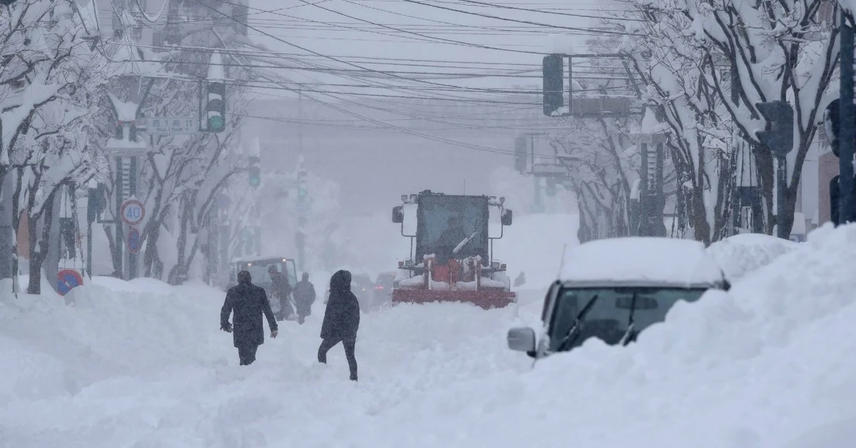 Tuyết rơi kỷ lục gây ảnh hưởng diện rộng ở Nhật Bản - Tuổi Trẻ Online