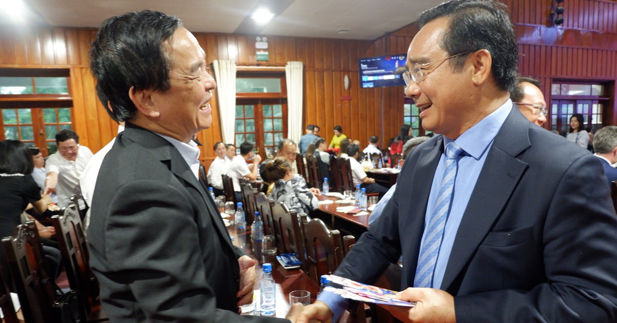 Long An cam kết tiếp tục đồng hành tháo gỡ khó khăn cùng doanh nghiệp - Tuổi Trẻ Online