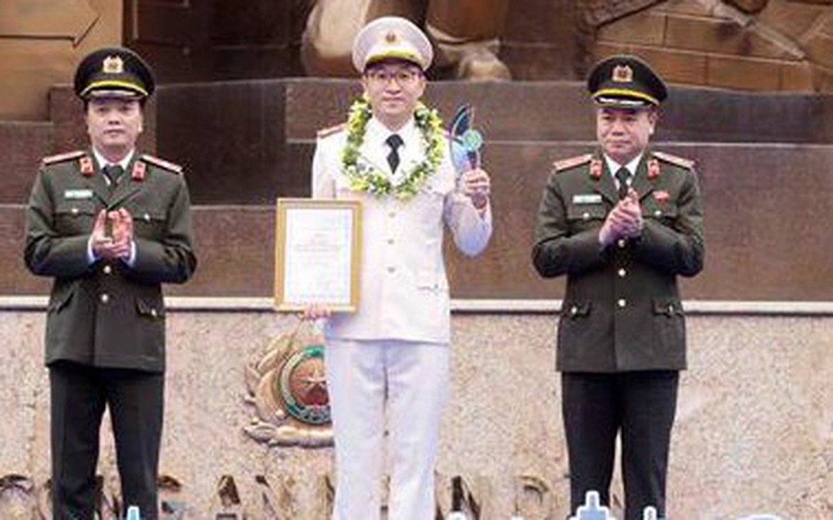 Tuyên dương 10 gương mặt trẻ công an thủ đô tiêu biểu