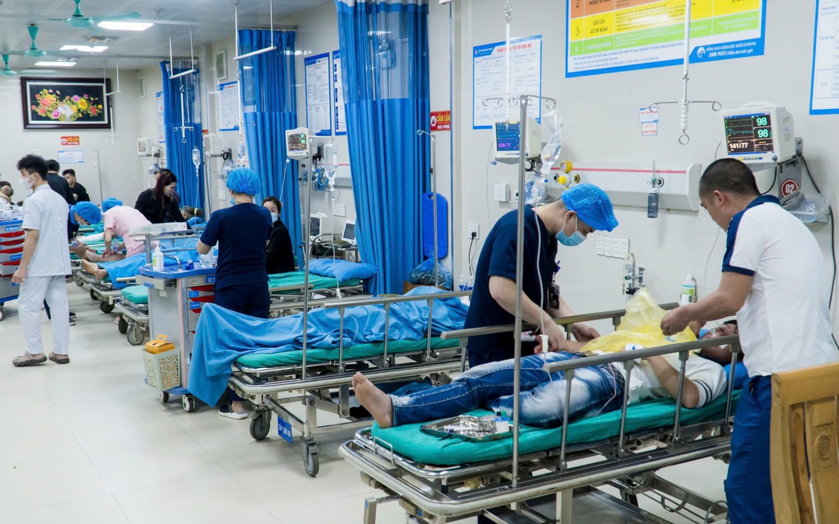 9 người nhập viện sau bữa tiệc rượu, bún, thịt chó