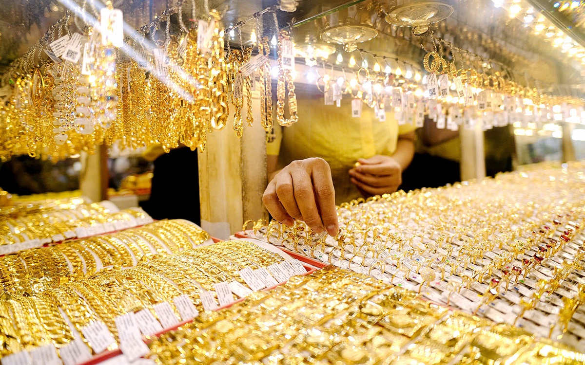 Sáng nay, giá vàng vượt hơn 100 triệu đồng/lượng