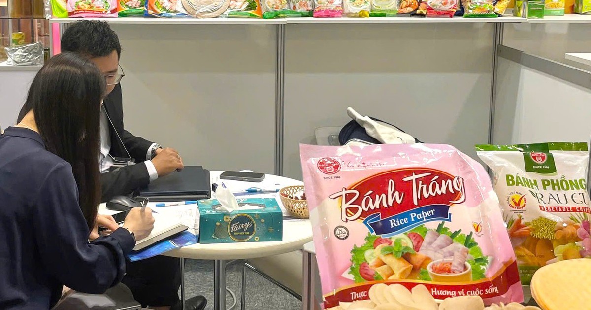 Hai doanh nghiệp ở Đồng Tháp thu ngàn tỉ từ xuất khẩu bánh phồng tôm, bánh tráng