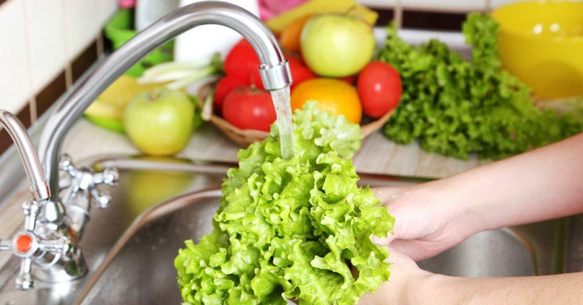 Rửa rau sao cho sạch, tưởng đơn giản nhưng không phải ai cũng biết - Tuổi Trẻ Online