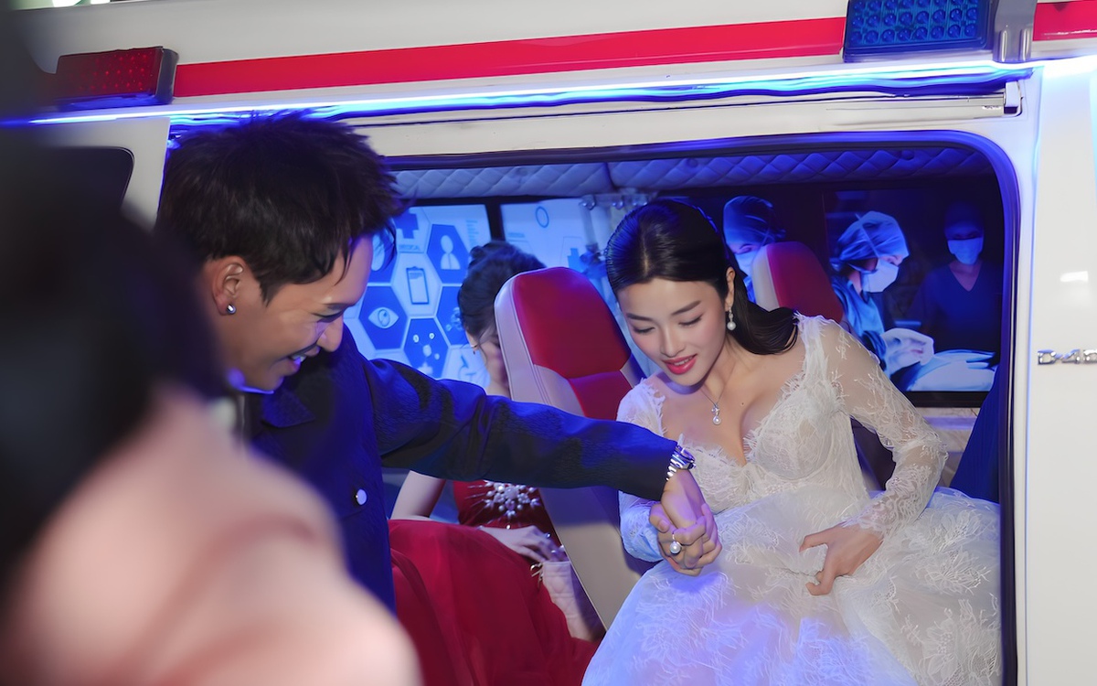 Nhà sản xuất 'Âm dương lộ' xin lỗi vì dùng xe cứu thương sai mục đích