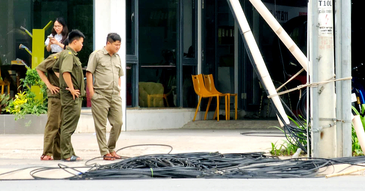 Kéo cáp viễn thông, nam công nhân bị điện giật nguy kịch