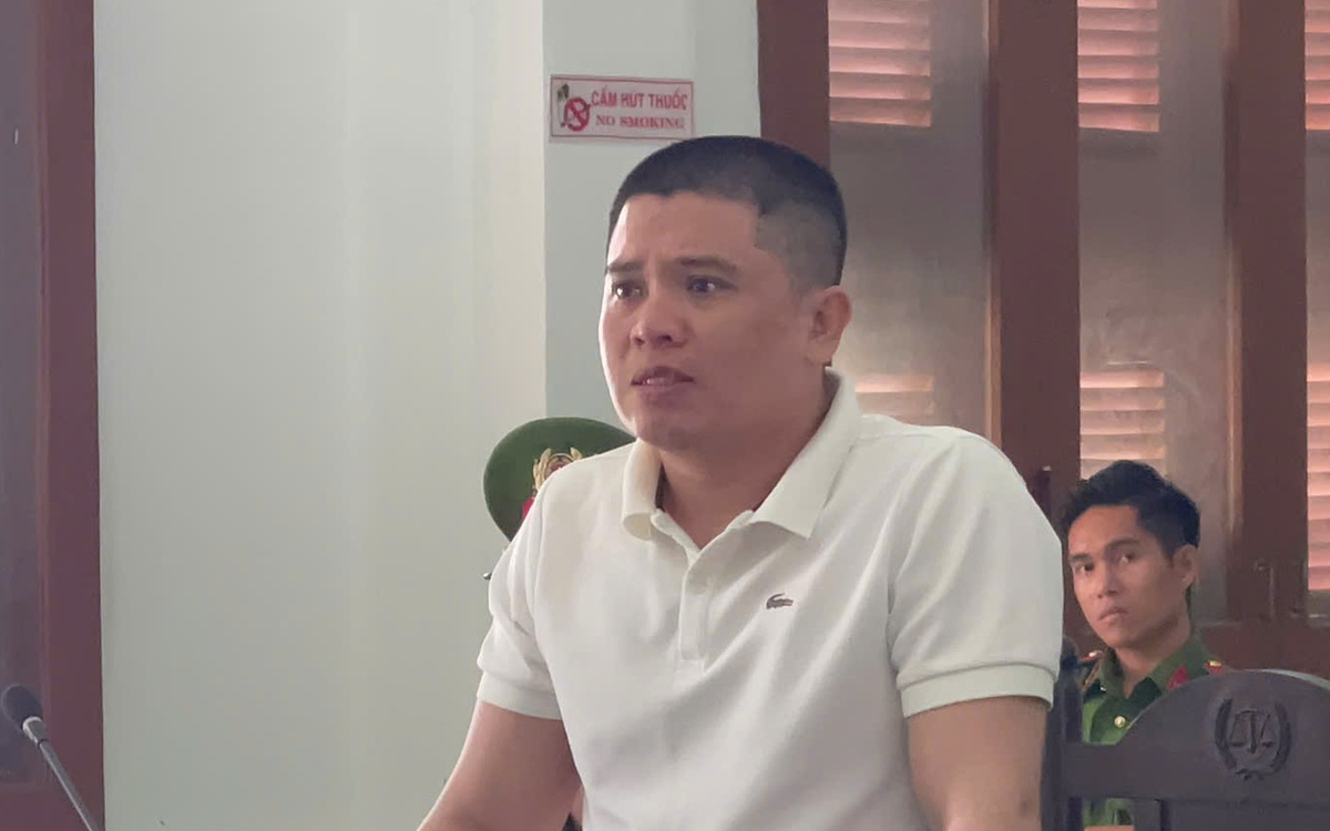 Đào đất nhặt được súng đạn, không giao nộp mà cất giấu, bị phạt 5 năm 6 tháng tù