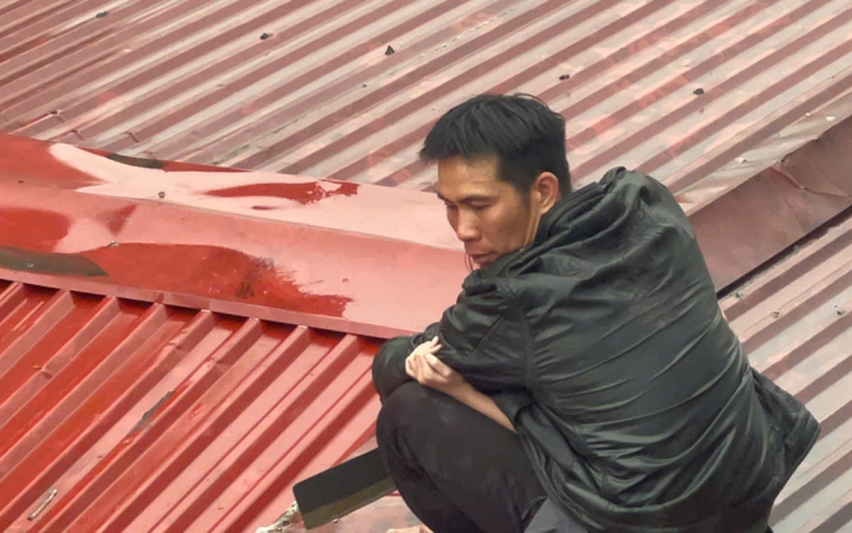 Giây phút kinh hoàng đối diện kẻ bắt cóc bé gái 9 tuổi làm con tin